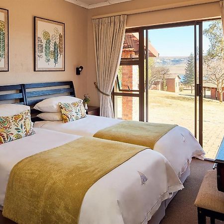 First Group Qwantani Hotel Harrismith Bagian luar foto