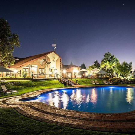 First Group Qwantani Hotel Harrismith Bagian luar foto