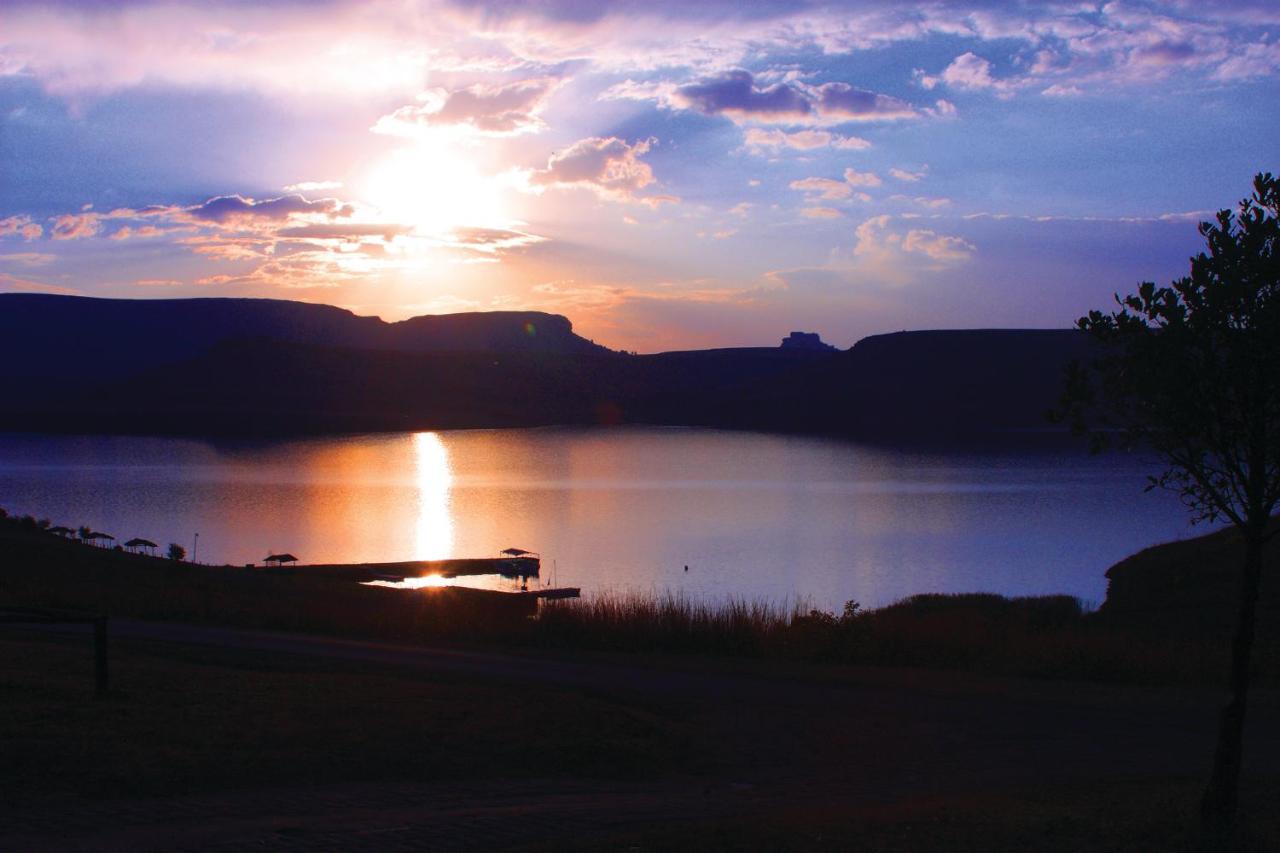 First Group Qwantani Hotel Harrismith Bagian luar foto