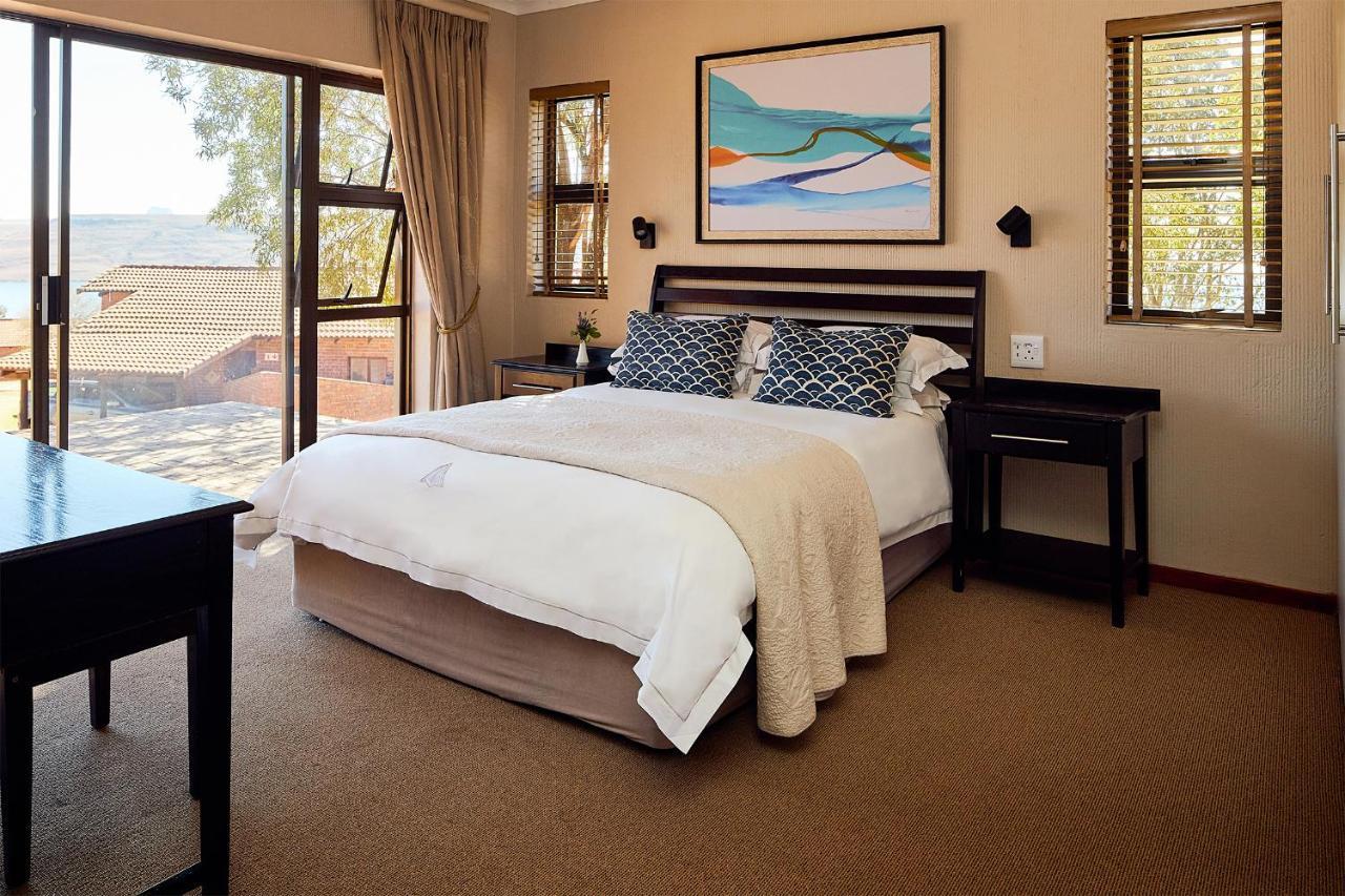 First Group Qwantani Hotel Harrismith Bagian luar foto