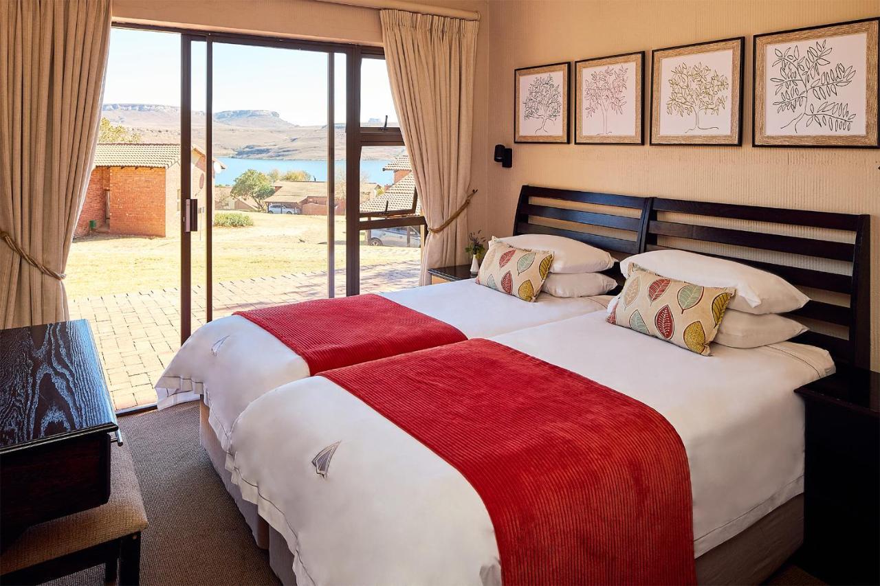 First Group Qwantani Hotel Harrismith Bagian luar foto