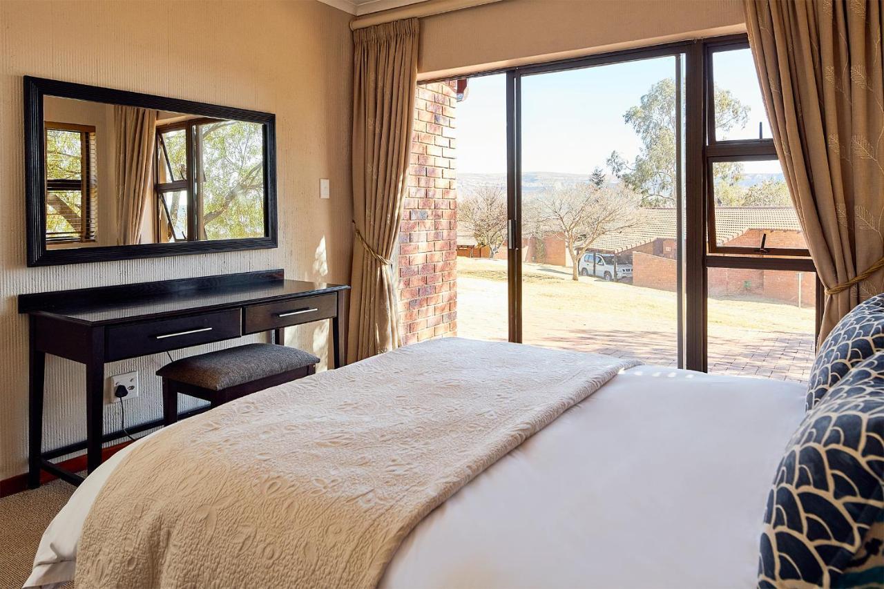 First Group Qwantani Hotel Harrismith Bagian luar foto