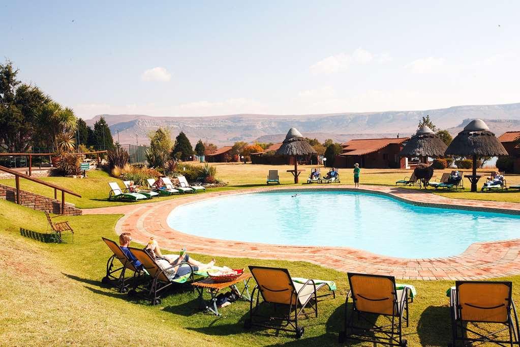 First Group Qwantani Hotel Harrismith Bagian luar foto