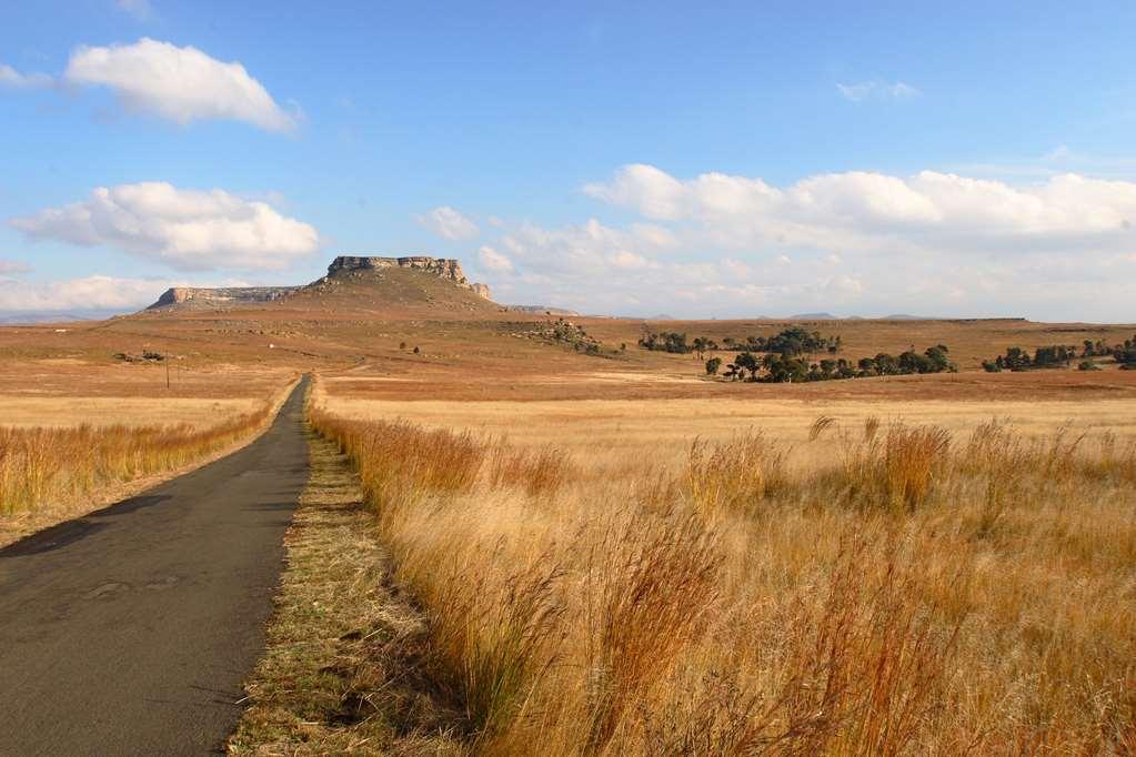 First Group Qwantani Hotel Harrismith Bagian luar foto