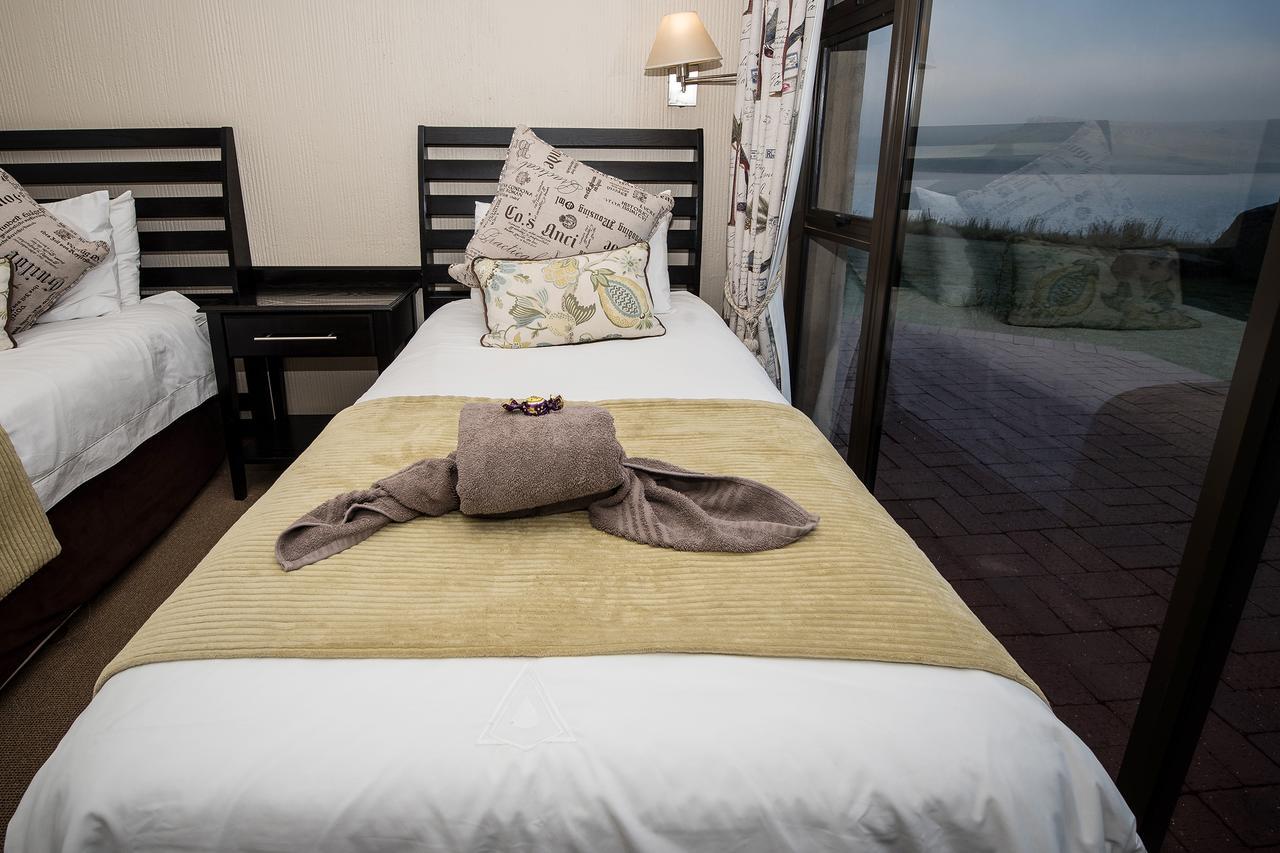 First Group Qwantani Hotel Harrismith Bagian luar foto