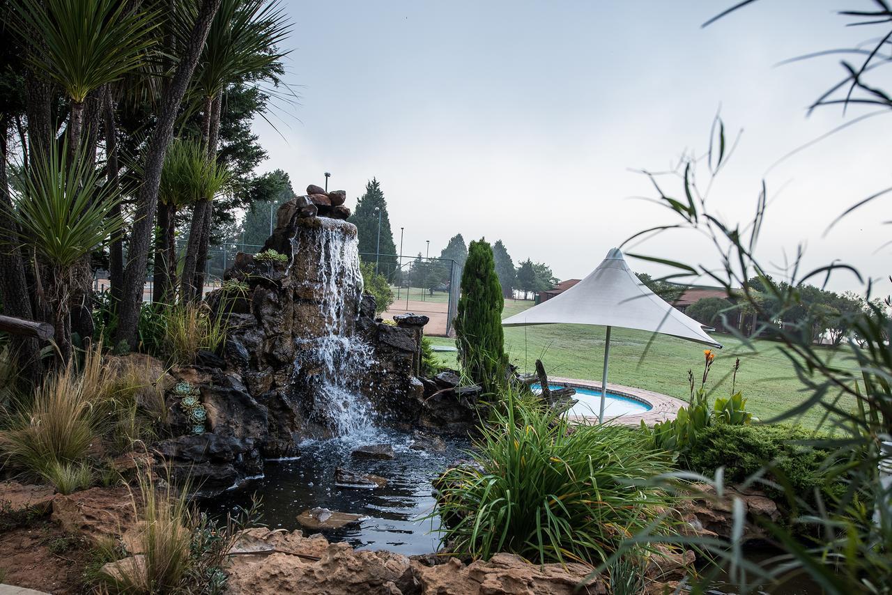 First Group Qwantani Hotel Harrismith Bagian luar foto