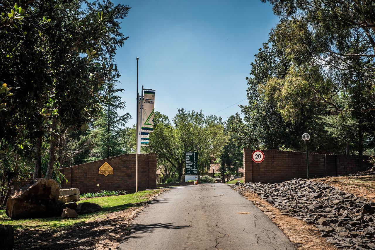 First Group Qwantani Hotel Harrismith Bagian luar foto